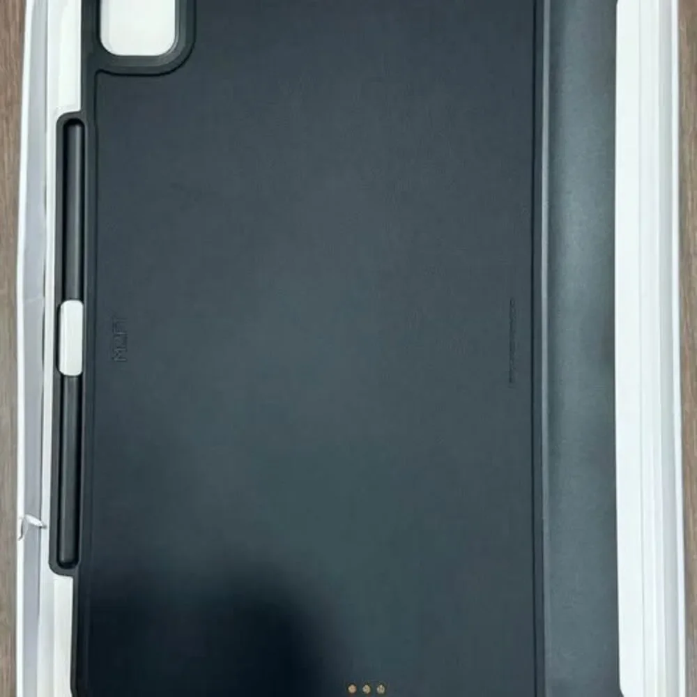 MOFT Connected Case for iPad Pro 13” (M4) – Magnetic, Slim, New/Open Box